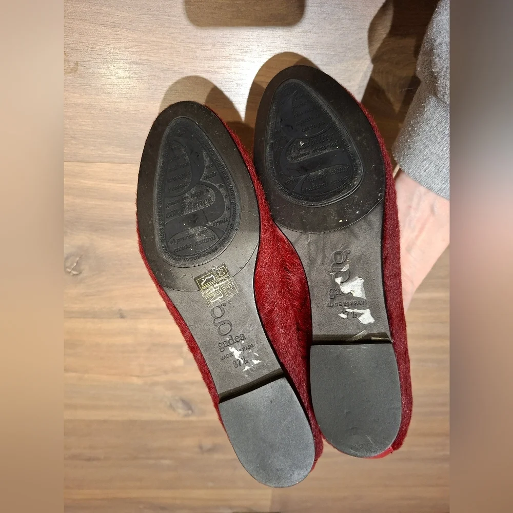Gadea Elegant Deep Red Leather/Calf Hair Ballet Flats (Size EU 37.5/US 7.5) - Picture 7 of 7